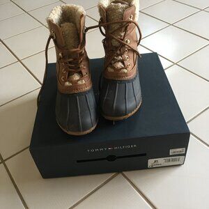 Tommy Hilfiger Rainah Duck Boots Size 6M